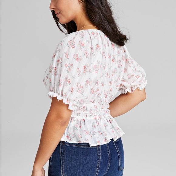 NWT And Now This Women’s Scooped Neck Smocked Floral top Size XS - Picture 6 of 6